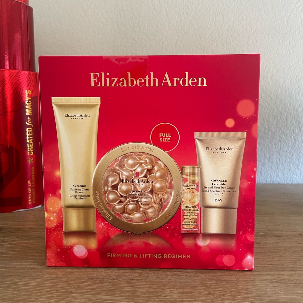 NIB Elizabeth Arden Nourishing Ceramide Rituals gift Set gold capsules